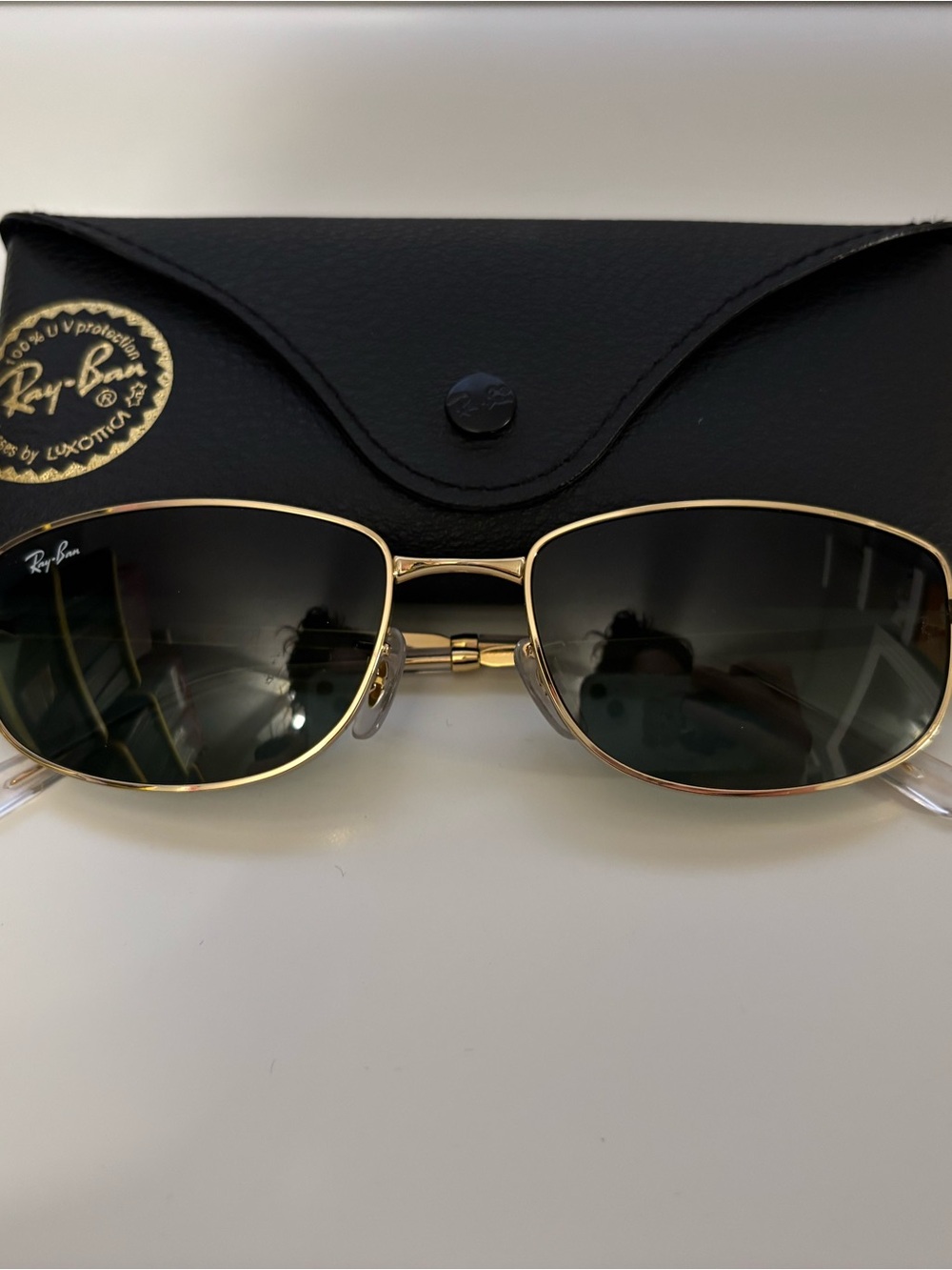 Ray-Ban Men’s Gold Frame Sunglasses with Dark Green Lenses